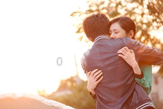 一个男人在一个女人家男的男朋友给他打电话不接啥原因-专业有问必答平台